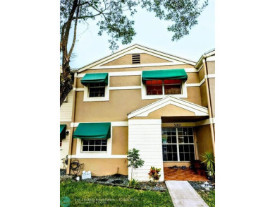 Lake Townhome/Townhouse For Sale in Cooper City, Florida