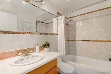 Beautiful light & bright ground floor corner unit residence in - photo 17