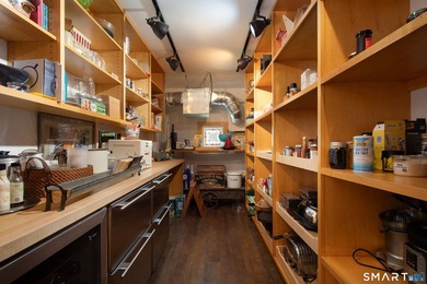 The Ultimate Entertainer's Estate! If your life centers around - photo 10