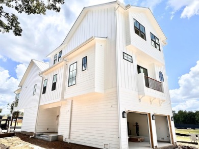 Lake Home For Sale in Kingsland, Texas