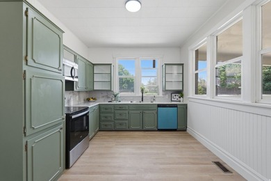 Historic charm meets modern convenience in this unique property - photo 5