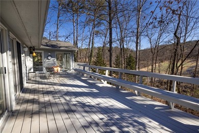 Positioned on a quiet cul-de-sac, this over 4,000 sq ft home - photo 23
