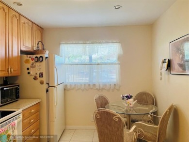 Lake Condo For Sale in Tamarac, Florida