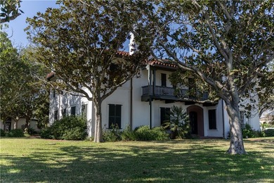 Stunning Historical Estate with Bay Views. Step into history - photo 4
