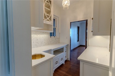 Stunning Historical Estate with Bay Views. Step into history - photo 10