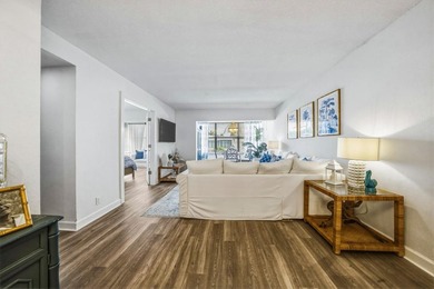 Waterfront 2BR residence in a boutique Las Olas Isles building - photo 11
