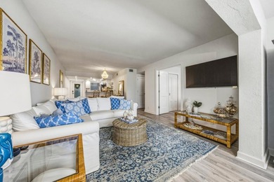 Waterfront 2BR residence in a boutique Las Olas Isles building - photo 12