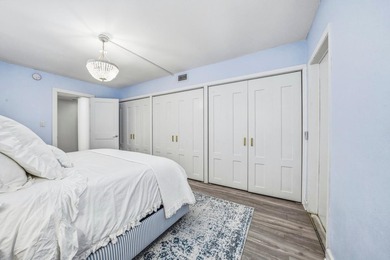 Waterfront 2BR residence in a boutique Las Olas Isles building - photo 14