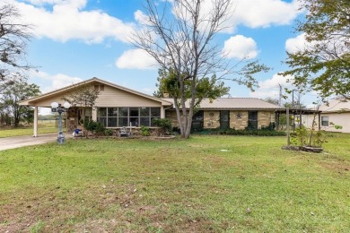 Lake Tawakoni Home For Sale in Emory Texas