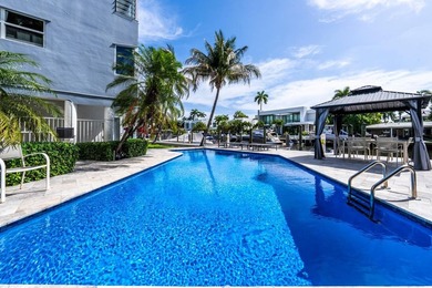 Waterfront 2BR residence in a boutique Las Olas Isles building - photo 22