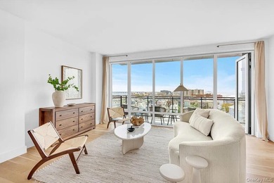 Beach One Sixteen is proud to present Penthouse F which spans 1 - photo 4