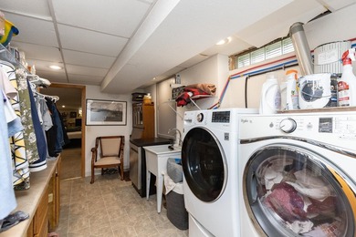 Spacious 4-bedroom rambler with a fully finished basement and - photo 14