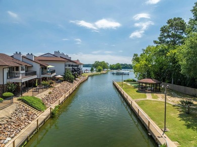 Best views from this top level condo you can cook and watch the - photo 15