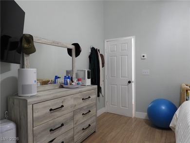 Move-in ready single-story home near Flamingo & Fort Apache with