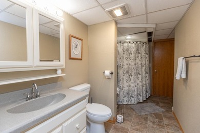 Spacious 4-bedroom rambler with a fully finished basement and - photo 16