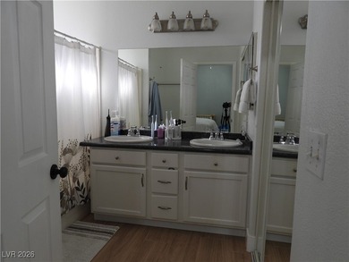 Move-in ready single-story home near Flamingo & Fort Apache with