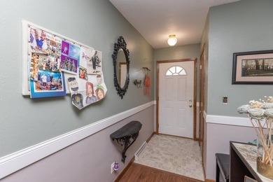 Spacious 4-bedroom rambler with a fully finished basement and - photo 28