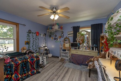 Spacious 4-bedroom rambler with a fully finished basement and - photo 38