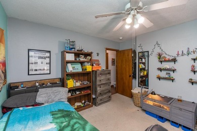 Spacious 4-bedroom rambler with a fully finished basement and - photo 40