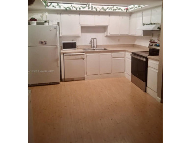 Lake Townhome/Townhouse For Sale in Okeechobee, Florida