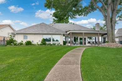 Lovely Waterfront Home with Boathouse on Lake Palestine - photo 40