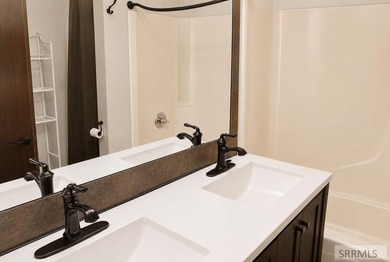 PHOTO EDIT STAGING: Charming two-story home with stunning - photo 17