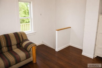 PHOTO EDIT STAGING: Charming two-story home with stunning - photo 20