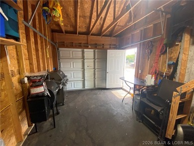 ***Garage Available*** Start your lake adventures in this - photo 41