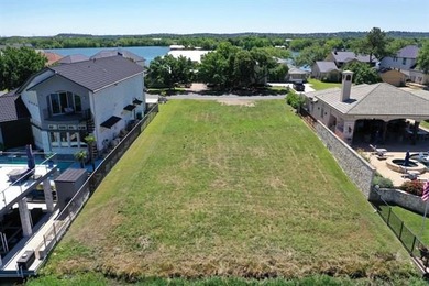 This exceptional Lake LBJ waterfront lot features an impressive - photo 5