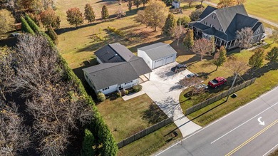 Truly unique 3 Or 4 BR / 2 Bath with 1941 Square Feet PLUS a - photo 9