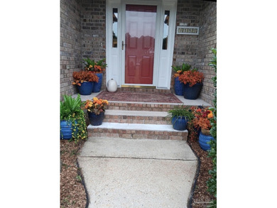 (private lake, pond, creek) Home For Sale in Gulf Breeze Florida