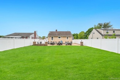 Beautiful Cape on quiet street near park and playground. Home - photo 24