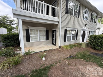 Fantastic opportunity to own a lower level condo in desirable - photo 2
