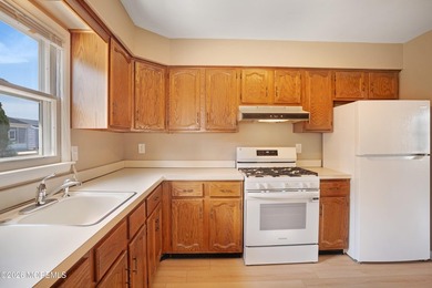 This charming 2-bedroom, 1-bathroom home with newly installed - photo 12