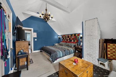 The home provides generous room sizes, abundant natural light - photo 17