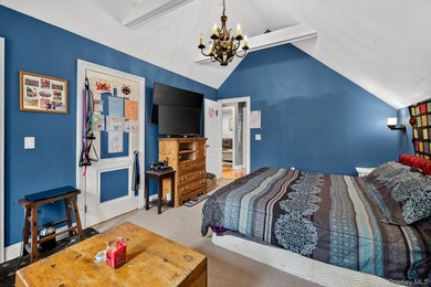 The home provides generous room sizes, abundant natural light - photo 18