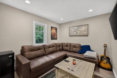 The home provides generous room sizes, abundant natural light - photo 24