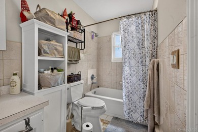 The home provides generous room sizes, abundant natural light - photo 25