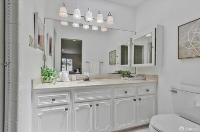 Outstanding 3-unit view building. Top unit penthouse features - photo 26