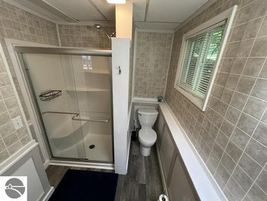 Charming Modern Lake Cottage at Pineview Resort - Arbutus Lake - photo 26