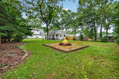 The home provides generous room sizes, abundant natural light - photo 28