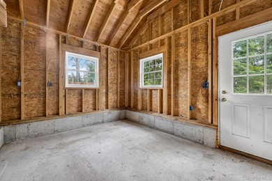 The home provides generous room sizes, abundant natural light - photo 38