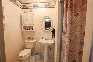 Spacious 4 bedroom, 2 bathroom brick home offering just under 2 - photo 40
