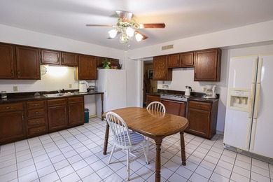 Spacious 4 bedroom, 2 bathroom brick home offering just under 2 - photo 44