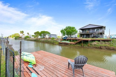 Canal-front turnkey coastal retreat with private fishing dock - photo 4
