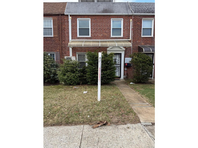 Prime Whitestone Location!. This classic brick townhouse - photo 1