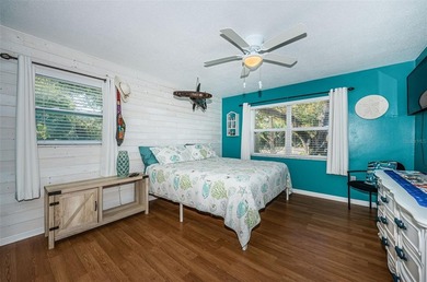 Beautifully updated 3-bedroom, 3-bath, 2,075 sq ft POOL home on - photo 15
