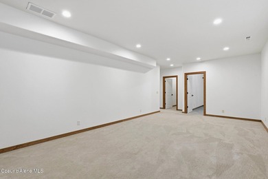 Located in the gated Hayden Lake Country Club Estates, this - photo 37