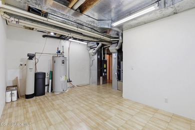 Located in the gated Hayden Lake Country Club Estates, this - photo 48