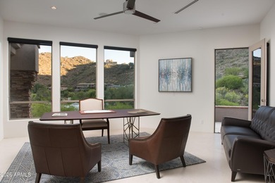 A fabulous hillside contemporary located in Tatum Canyon. This 5